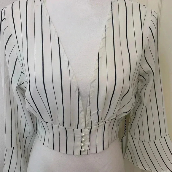 Iris Los Angeles Women's White Black Stripe Plunge Deep V Neck Cropped Top L NWT - Picture 2 of 14